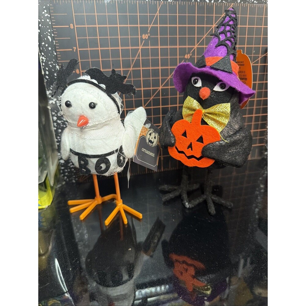 Halloween Bird Decor Lot of 2 Witch Crow Purple Hat Mummy BOO Tabletop With Tags